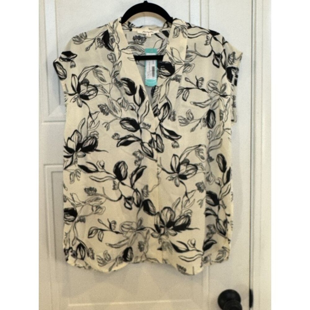 NWT Monday Fun XL "Jessie Curved Hemline Blouse" Stitch Fix Ivory Black Floral